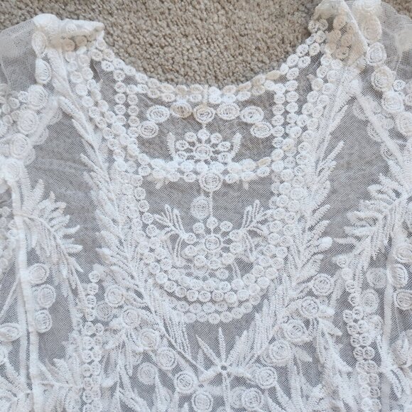 NWOT Lace top XS or S - Picture 4 of 6